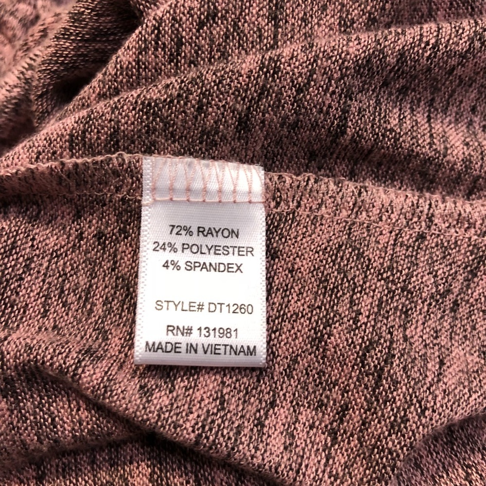 2[Naif] Knitted Pink & Black double cold shoulder - Picture 6 of 7